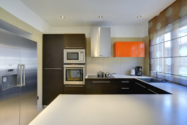 Foto van Villa in Pula met Zwembad en BBQ - Vakantiehuis in Pula - Kitchen