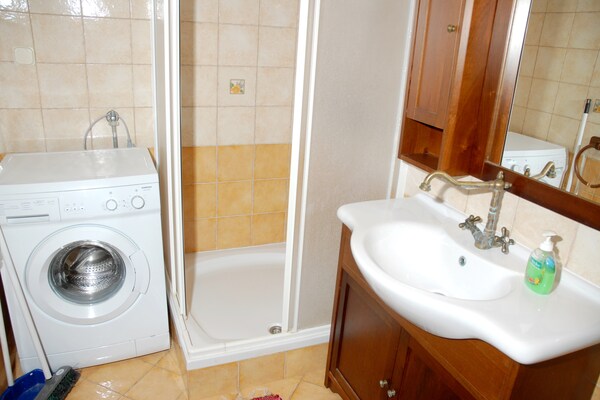 Foto van Charmant huis met zwembad nabij Pula - Vakantiehuis in Pula - BathRoom