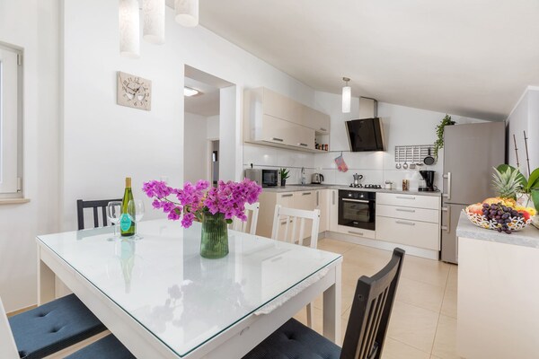 Foto van Villa in Pula bij Romeins Amphitheater - Vakantiehuis in Pula - DiningRoom