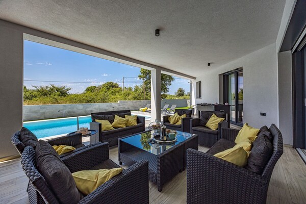 Foto van Villa met privé verlicht zwembad - Vakantiehuis in Pula - Outdoor