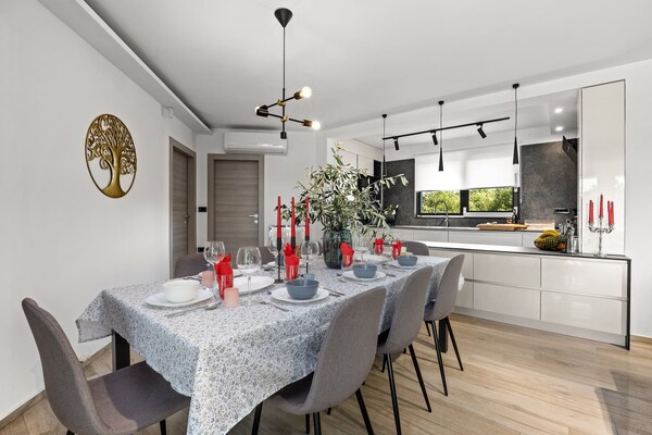 Foto van Villa met privé verlicht zwembad - Vakantiehuis in Pula - Kitchen