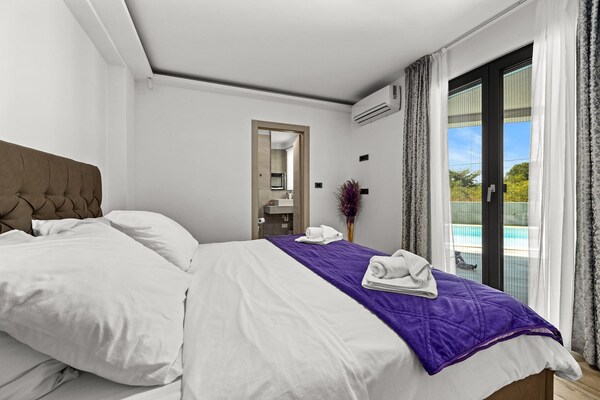 Foto van Villa met privé verlicht zwembad - Vakantiehuis in Pula - BedRoom