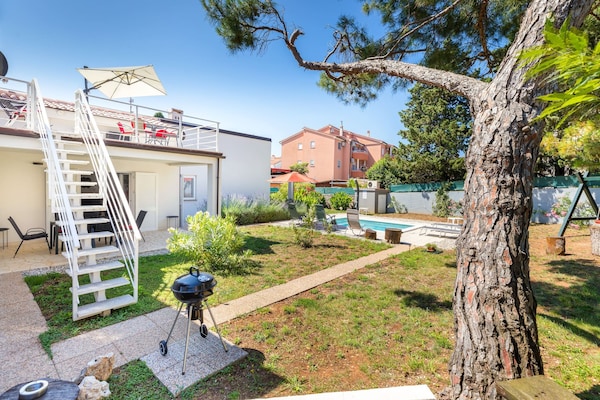 Foto van Villa Ziziphus - Private Pool with Jacuzzi - Vakantiehuis in Premantura - GardenSummer
