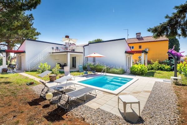 Foto van Villa Ziziphus - Private Pool with Jacuzzi - Vakantiehuis in Premantura - PoolOfHouse