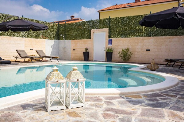 Foto van Luxe villa in Pula met zwembad en jacuzzi - Vakantiehuis in Pula - PoolOfHouse