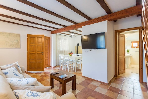 Foto van Vakantiehuis in Pjescana Uvala vlakbij het strand - Vakantiehuis in Pješčana uvala - LivingRoom