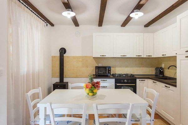 Foto van Vakantiehuis in Pjescana Uvala vlakbij het strand - Vakantiehuis in Pješčana uvala - Kitchen