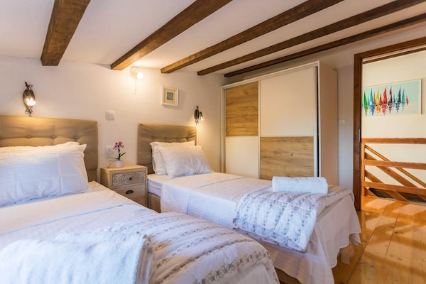 Foto van Vakantiehuis in Pjescana Uvala vlakbij het strand - Vakantiehuis in Pješčana uvala - BedRoom