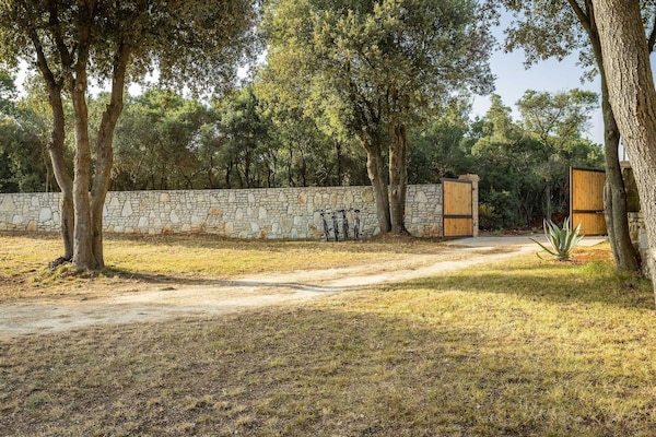 Foto van Vakantiehuis in Pjescana Uvala vlakbij het strand - Vakantiehuis in Pješčana uvala - GardenSummer
