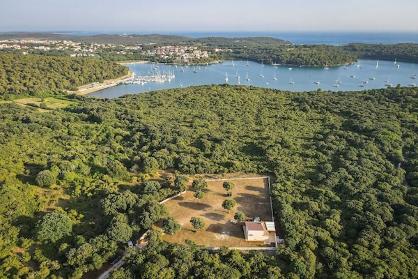 Foto van Vakantiehuis in Pjescana Uvala vlakbij het strand - Vakantiehuis in Pješčana uvala - AreaSummer5KM