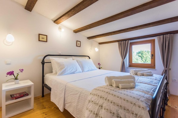 Foto van Vakantiehuis in Pjescana Uvala vlakbij het strand - Vakantiehuis in Pješčana uvala - BedRoom