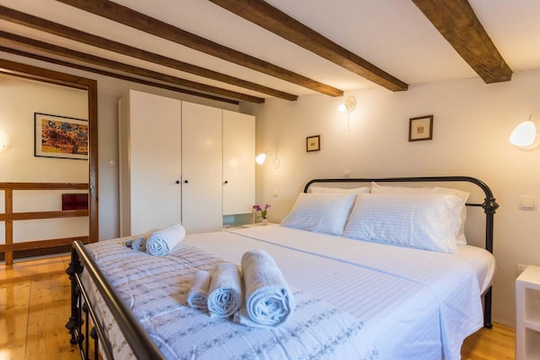 Foto van Vakantiehuis in Pjescana Uvala vlakbij het strand - Vakantiehuis in Pješčana uvala - BedRoom