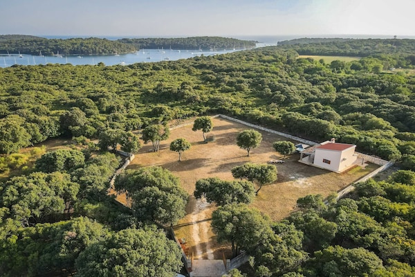 Foto van Vakantiehuis in Pjescana Uvala vlakbij het strand - Vakantiehuis in Pješčana uvala - AreaSummer5KM