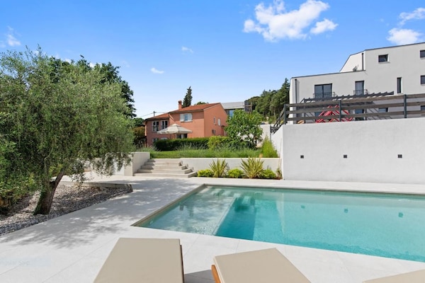 Foto van Villa in Vintijan met privézwembad - Vakantiehuis in Vintijan - PoolOfHouse