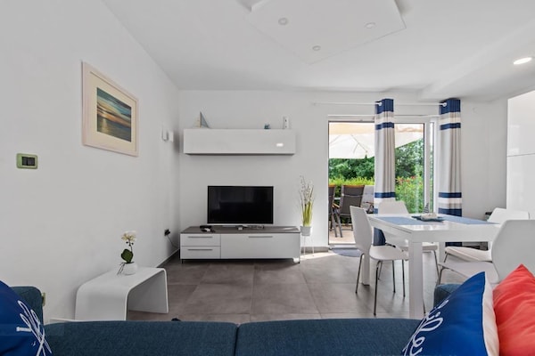 Foto van Villa in Vintijan met privézwembad - Vakantiehuis in Vintijan - LivingRoom