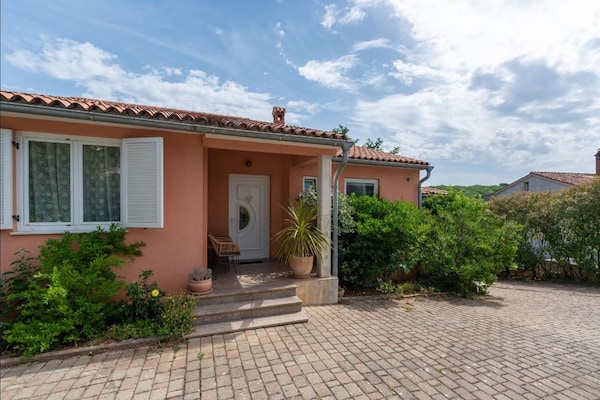 Foto van Villa in Vintijan met privézwembad - Vakantiehuis in Vintijan - Outdoor