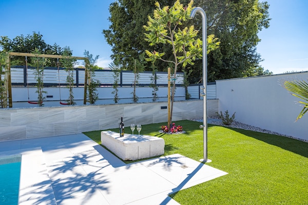 Foto van Villa in Pula bij Hidrobaza Strand - Vakantiehuis in Štinjan - GardenSummer