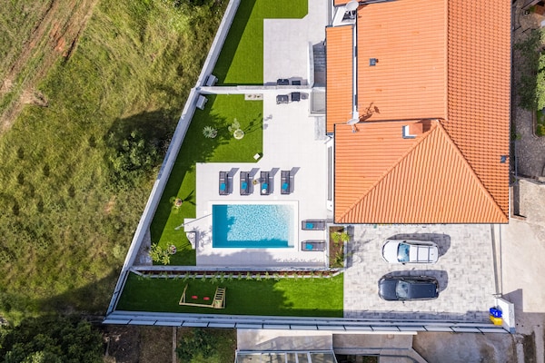 Foto van Villa in Pula bij Hidrobaza Strand - Vakantiehuis in Štinjan - Outdoor