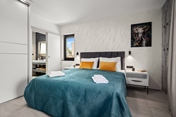 Foto van Villa in Pula bij Hidrobaza Strand - Vakantiehuis in Štinjan - BedRoom