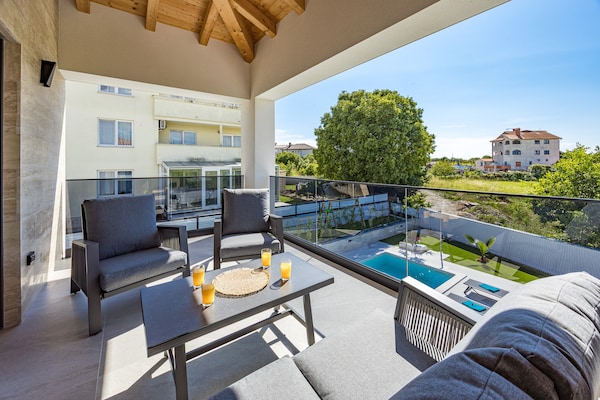 Foto van Villa in Pula bij Hidrobaza Strand - Vakantiehuis in Štinjan - TerraceBalcony
