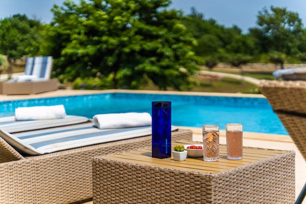 Foto van Villa in Filipana met verwarmd zwembad - Vakantiehuis in Filipana - PoolOfHouse