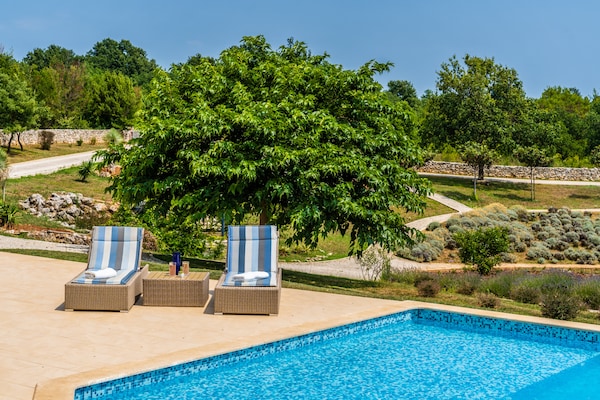 Foto van Villa in Filipana met verwarmd zwembad - Vakantiehuis in Filipana - PoolOfHouse