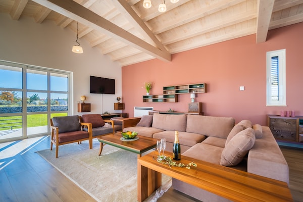 Foto van Villa in Filipana met verwarmd zwembad - Vakantiehuis in Filipana - LivingRoom