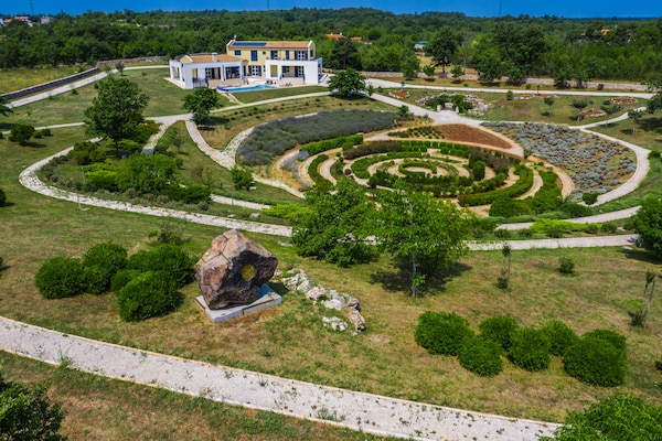 Foto van Villa in Filipana met verwarmd zwembad - Vakantiehuis in Filipana - GardenSummer