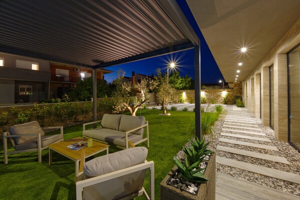 Foto van Villa in Marcana met zwembad bij Brijuni - Vakantiehuis in Marcana - terrace