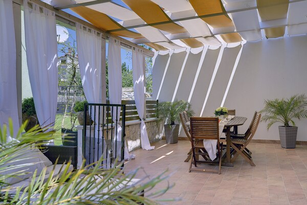 Foto van Villa in Krnica bij Strand & Zwembad - Vakantiehuis in Krnica - TerraceBalcony