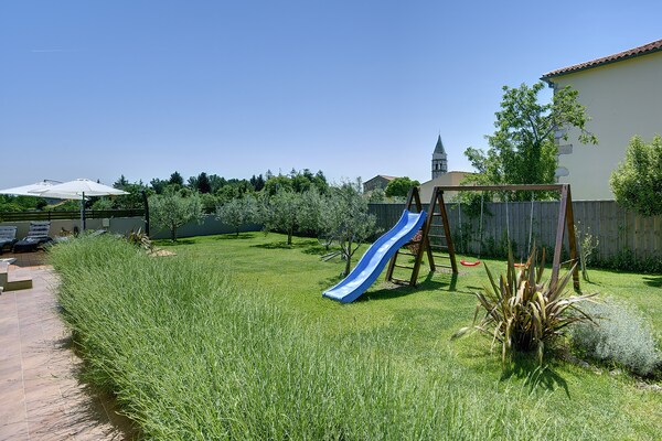 Foto van Villa in Krnica bij Strand & Zwembad - Vakantiehuis in Krnica - GardenSummer