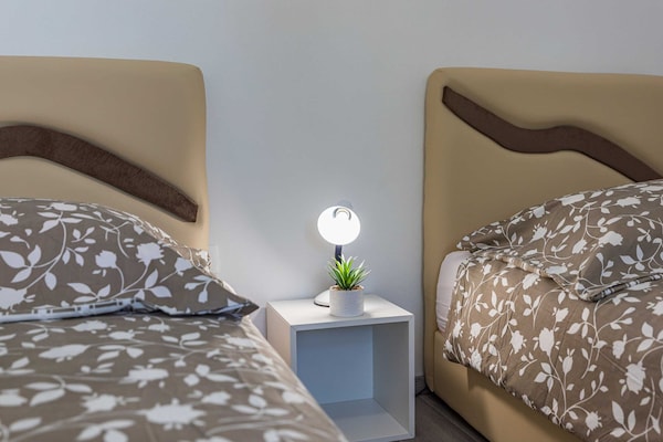 Foto van Villa in Gajana met verwarmd zwembad - Vakantiehuis in Gajana - BedRoom