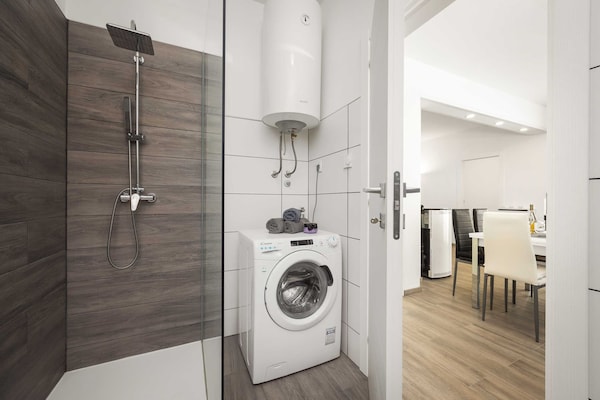 Foto van Villa in Gajana met verwarmd zwembad - Vakantiehuis in Gajana - BathRoom