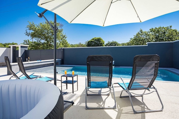 Foto van Villa in Gajana met verwarmd zwembad - Vakantiehuis in Gajana - Outdoor