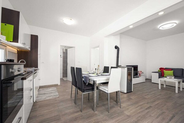 Foto van Villa in Gajana met verwarmd zwembad - Vakantiehuis in Gajana - LivingRoom