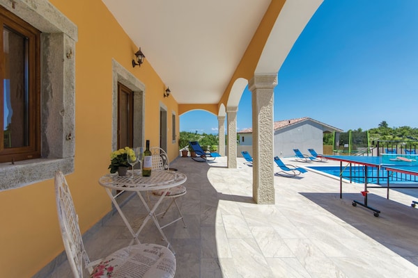 Foto van Villa in Skitaca met Zwembad en Zeezicht - Vakantiehuis in Koromačno - Outdoor