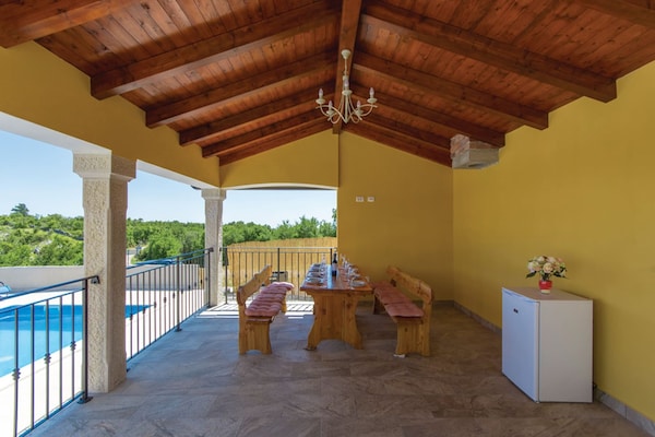 Foto van Villa in Skitaca met Zwembad en Zeezicht - Vakantiehuis in Koromačno - Outdoor