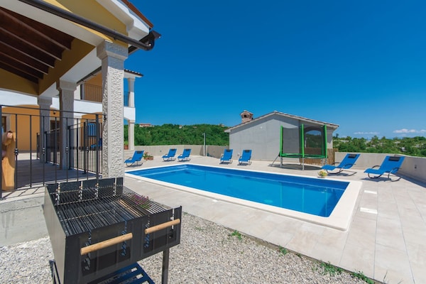 Foto van Villa in Skitaca met Zwembad en Zeezicht - Vakantiehuis in Koromačno - PoolOfHouse