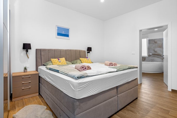 Foto van Villa met zwembad, speelkamer en tuin - Vakantiehuis in Cervar Porat - BedRoom
