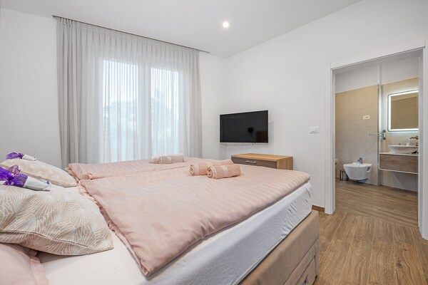 Foto van Villa met zwembad, speelkamer en tuin - Vakantiehuis in Cervar Porat - BedRoom