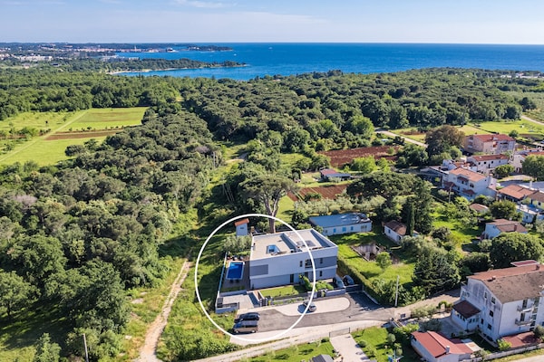 Foto van Villa met zwembad, speelkamer en tuin - Vakantiehuis in Cervar Porat - AreaSummer20KM