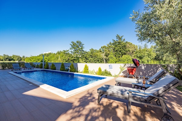 Foto van Villa met zwembad, speelkamer en tuin - Vakantiehuis in Cervar Porat - PoolOfHouse