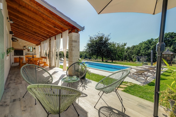 Foto van Villa in Srebrnići met zwembad bij Marea Beach - Vakantiehuis in Srebrnići - PoolOfHouse