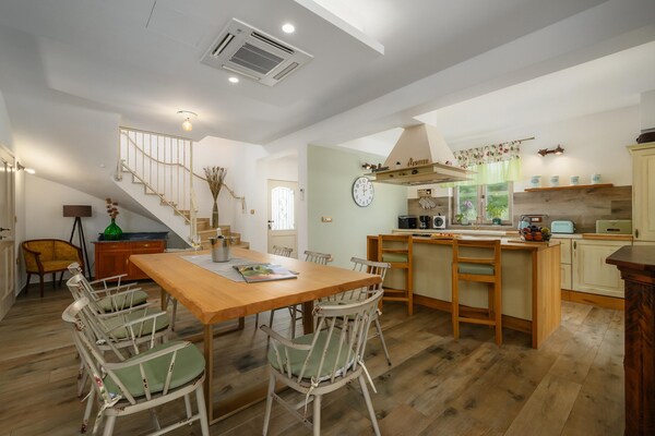 Foto van Villa in Srebrnići met zwembad bij Marea Beach - Vakantiehuis in Srebrnići - Kitchen