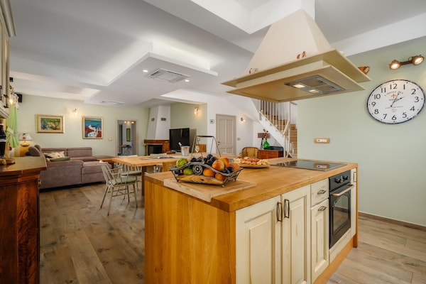 Foto van Villa in Srebrnići met zwembad bij Marea Beach - Vakantiehuis in Srebrnići - Kitchen