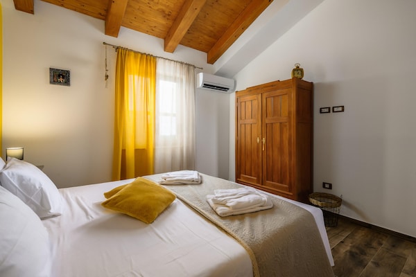 Foto van Villa in Srebrnići met zwembad bij Marea Beach - Vakantiehuis in Srebrnići - BedRoom