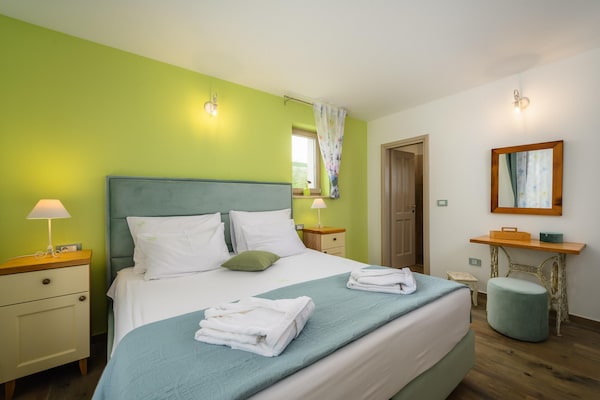 Foto van Villa in Srebrnići met zwembad bij Marea Beach - Vakantiehuis in Srebrnići - BedRoom