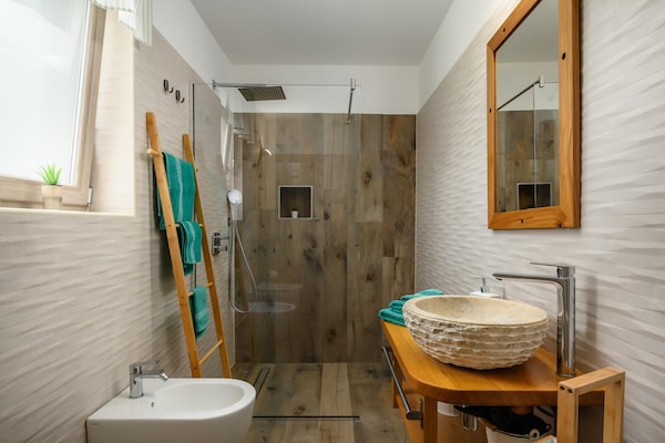 Foto van Villa in Srebrnići met zwembad bij Marea Beach - Vakantiehuis in Srebrnići - BathRoom