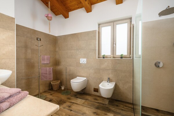 Foto van Villa in Srebrnići met zwembad bij Marea Beach - Vakantiehuis in Srebrnići - BathRoom
