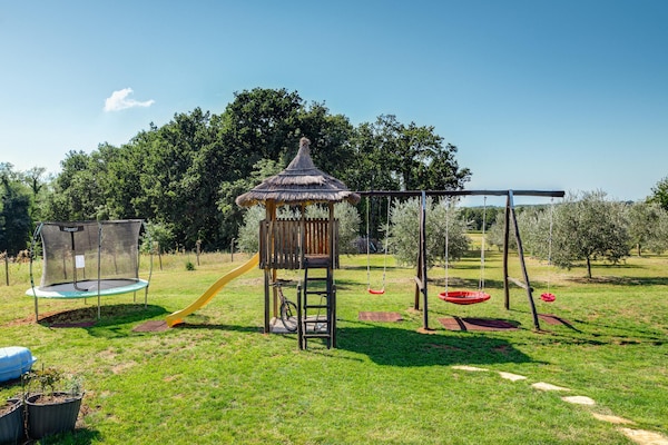 Foto van Villa in Srebrnići met zwembad bij Marea Beach - Vakantiehuis in Srebrnići - ParkFacilities